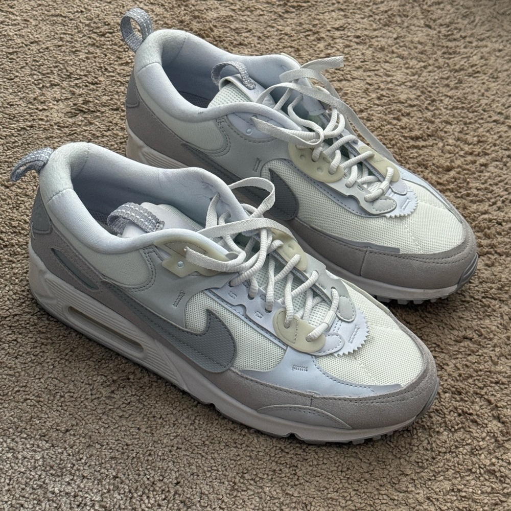 Nike Women's Athletic Shoes - White and Gray